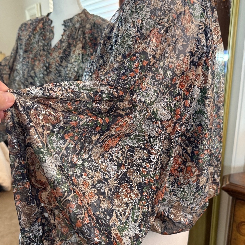 "Kourt" Black & Gray Floral Ballon Sleeve Blouse - Size M - Picture 9 of 13